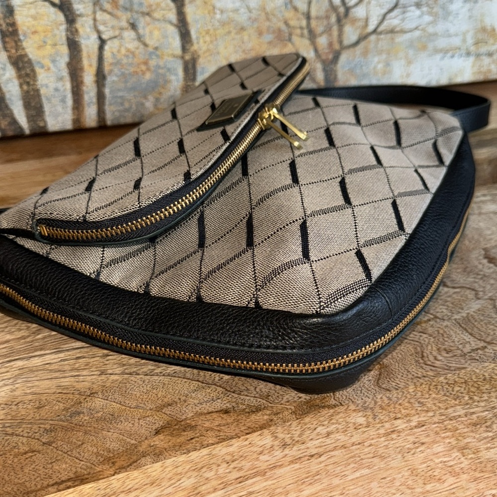 Vtg Fossil Preston Gray canvas Black leather crossbody with adjustable strap - Picture 9 of 10